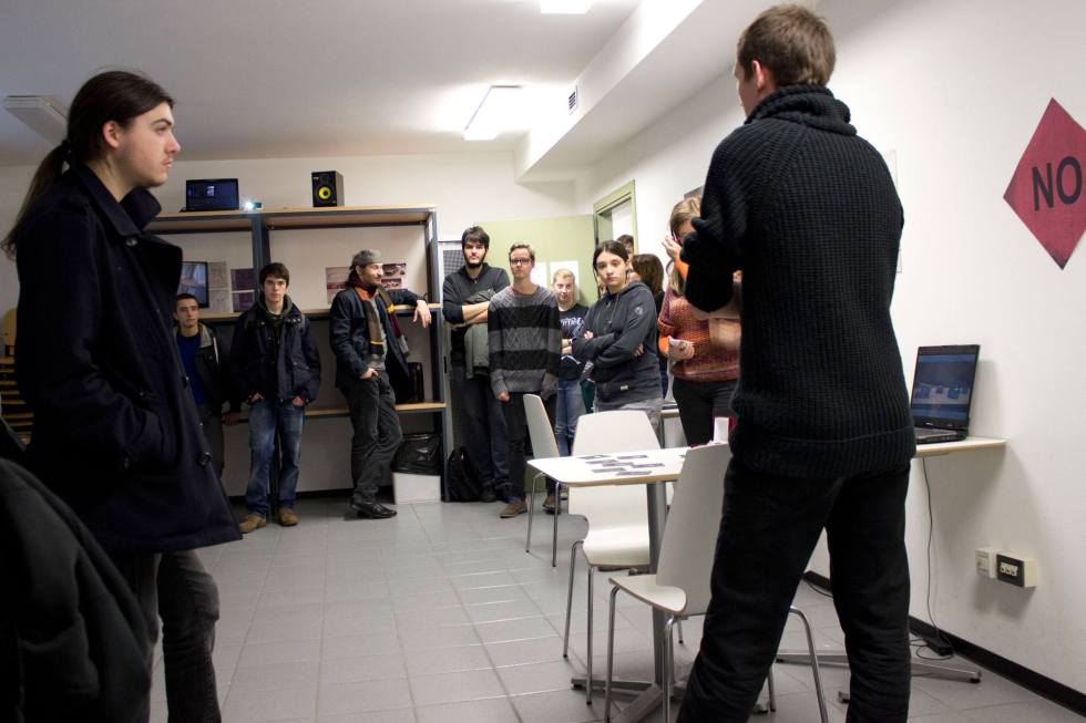 1553226_762369020457378_695256775_o